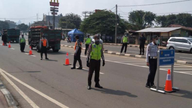 Polda Sumbar Paksa 26.560 Kendaraan Putar Balik Selama PSBB