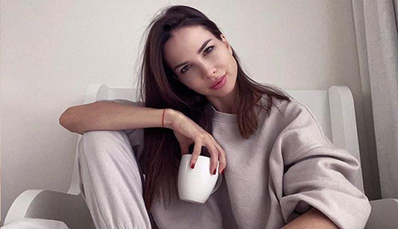 Wanita Cantik Ini Beri Pesan Romantis di Hari Ulang Tahun Marco Motta