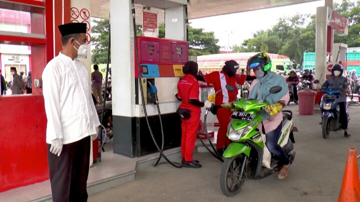 Bantu Pengendara di Maros, SPBU milik Andi Amran Sulaiman Gratiskan Pengisian BBM untuk Motor