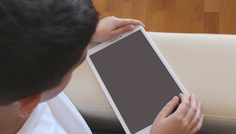 4 Bos Teknologi yang Membatasi Penggunaan Gadget pada Anak