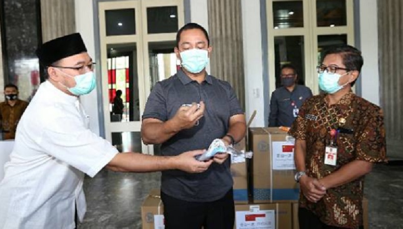 China Kirim 30.000 Masker untuk Penanganan Covid-19 di Semarang