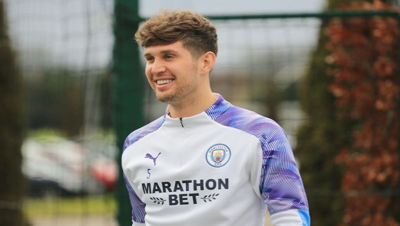 Dituduh Kepoin Mantan Kekasih, Bek Manchester City Dilaporkan ke Polisi