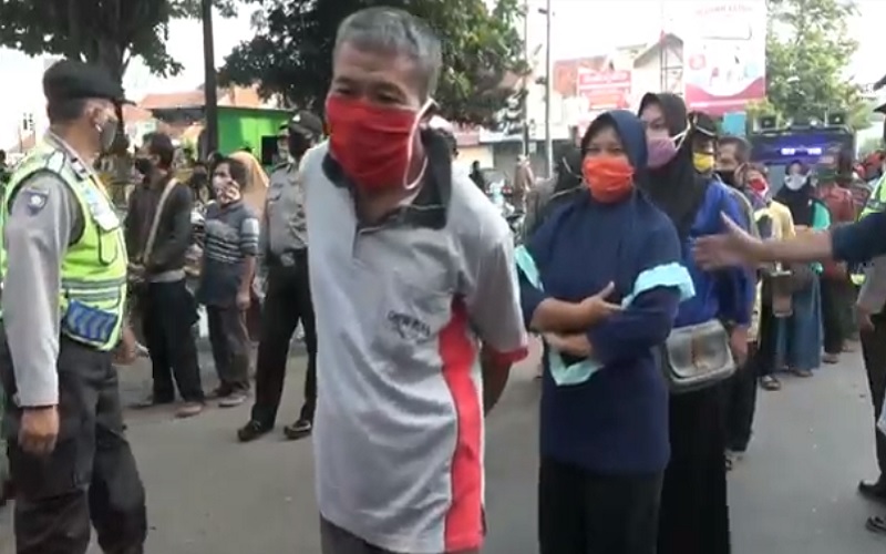 1.300 Warga Jalani Rapid Test setelah Pasien Corona Berkunjung ke Pasar Kebumen
