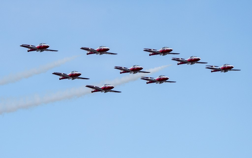 Pesawat Jet Angkatan Udara Kanada Jatuh saat Berakrobat, 1 Orang Tewas