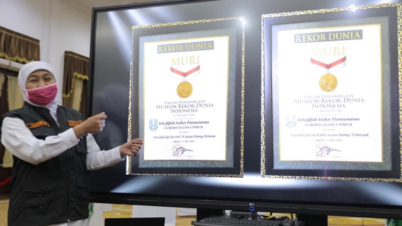Gelar Khotmil dan Nuzulul Quran Daring, Gubernur Khofifah Raih 2 Penghargaan Muri