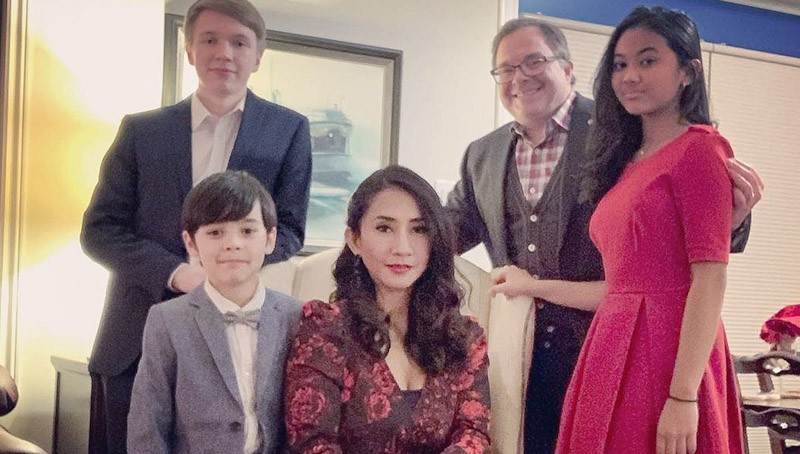 Jalani Puasa di Kanada, Begini Persiapan Lebaran ala Cut Memey