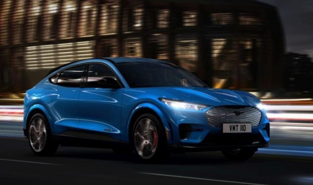 10 Menit Isi Daya, Ford Mustang Mach-E Bisa Melaju sejauh 100 Km