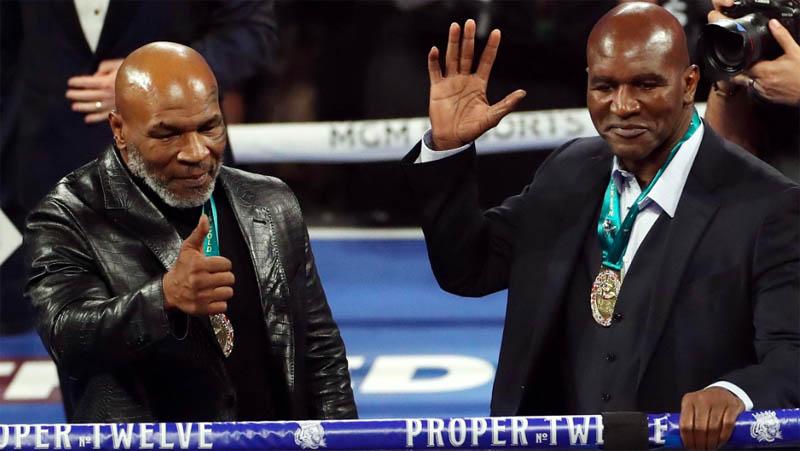 Sulit Bikin KO Evander Holyfield, Mike Tyson: Dia Monster!