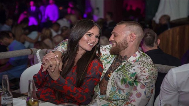 4 Pasangan Seksi Petarung UFC, Nomor 3 Mantan Pemain Smack Down