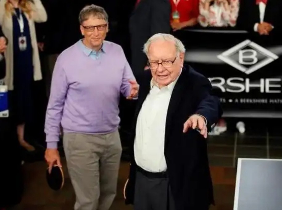 Cara Bill Gates dan Warren Buffett Habiskan Waktu Selama Pandemi Corona