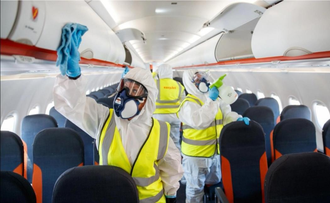 EasyJet Terbang Kembali 15 Juni, Penumpang Wajib Pakai Masker