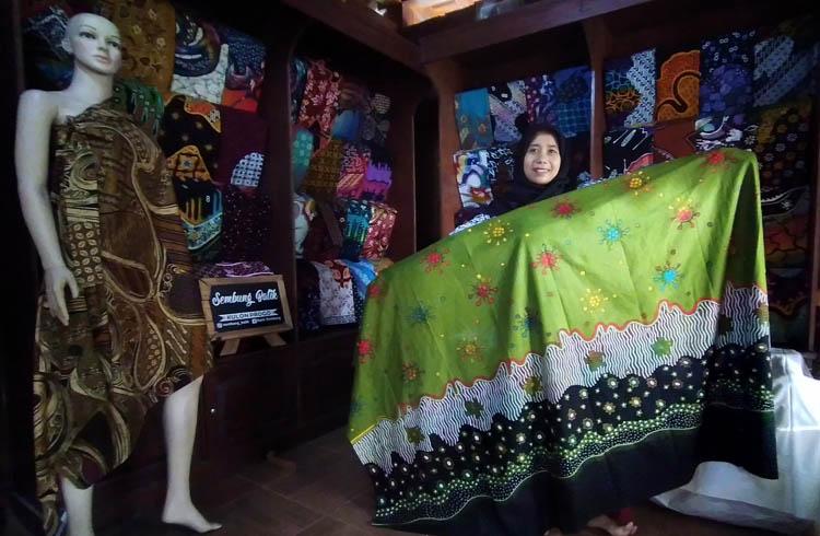  Berharap Covid-19 Berakhir, Perajin Batik Kulonprogo Ciptakan Batik Corona