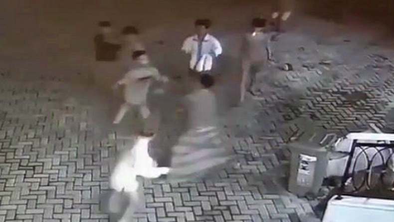 Masih Pakai Peci dan Sarung, Marbot di Palembang Ladeni Duel Lima Orang