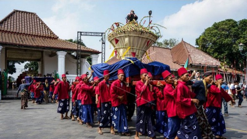 Grebeg Syawal Tanpa Arak-Arakan, Keraton Yogyakarta Bagikan 2.700 Tangkai Rengginang