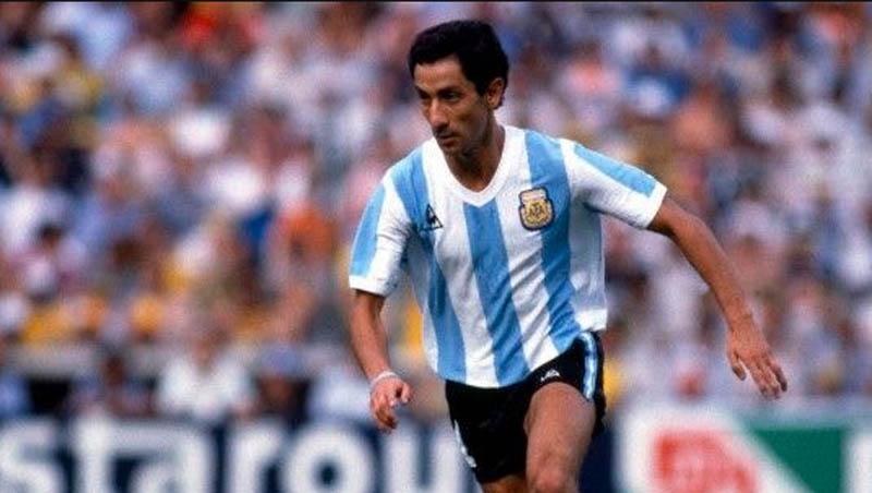 Termasuk Osvaldo, Ini 7 Pesepak Bola yang Hobi Merokok