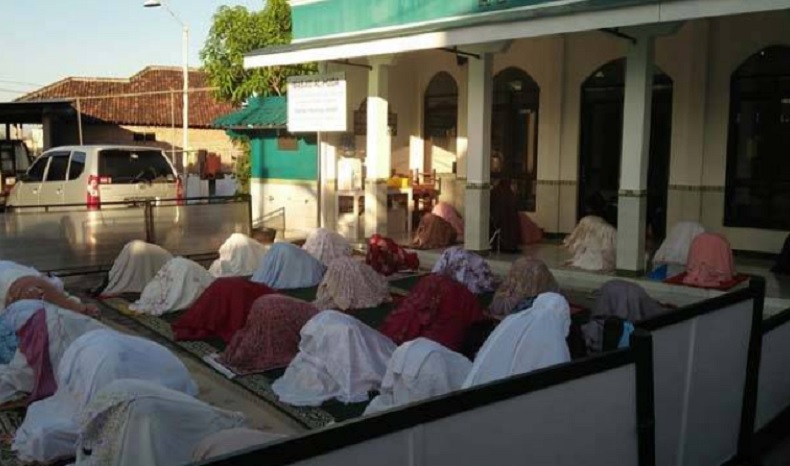 Salat Id di Sleman Terapkan Protokol Covid-19: Saf Berjarak 20 Cm, Tanpa Salaman