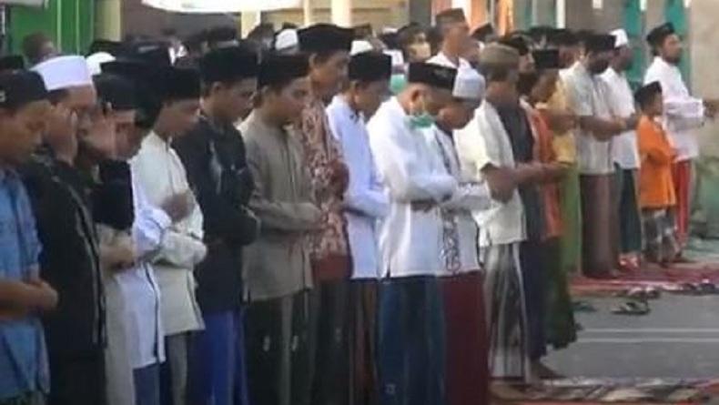 Salat Id Tanpa Masker dan Jaga Jarak, Warga Sidoarjo Ngaku Tak Takut Covid-19
