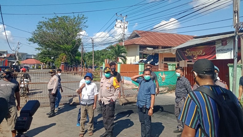 Jalan Amphibi Jayapura Sempat Dipalang Warga Gegara Justinus Tewas Disemprot Water Cannon