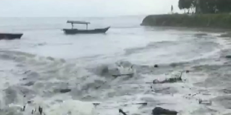 Banjir Rob di Pantai Lebih Gianyar, Warga Anggap Fenomena Musiman
