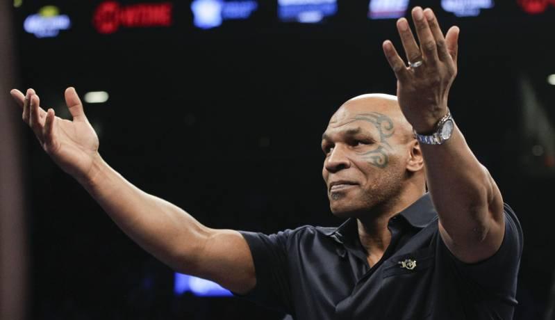 Jelang Duel Amal, Mike Tyson Pamer Aksi di Atas Ring Gulat
