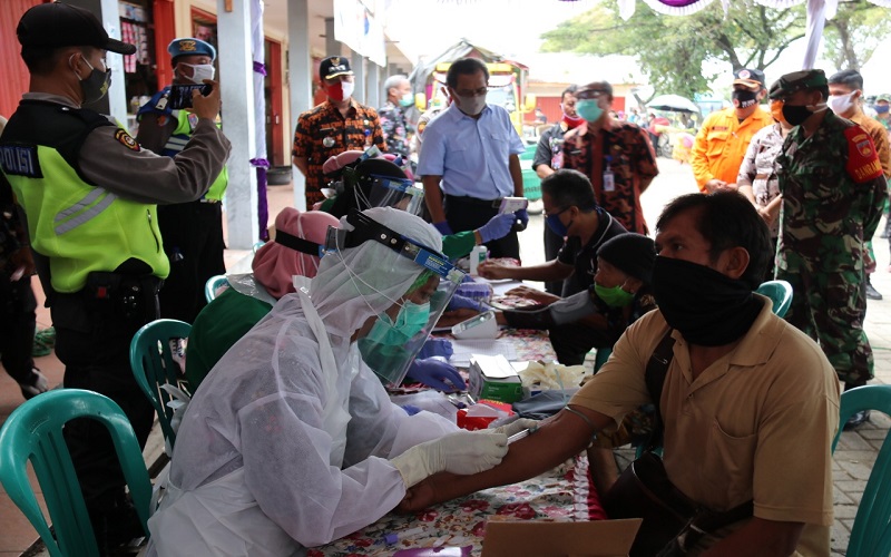 Positif Covid-19, 14 Pedagang di Pasar Rawa Kerbau Jakarta Pusat OTG