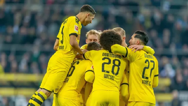Jadon Sancho Hattrick, Borussia Dortmund Hajar Paderborn 6-1