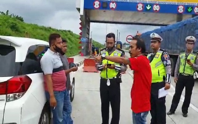 Nekat Rampas Truk di Jalan, 4 Debt Collector Ditangkap saat Melintas Tol Semarang
