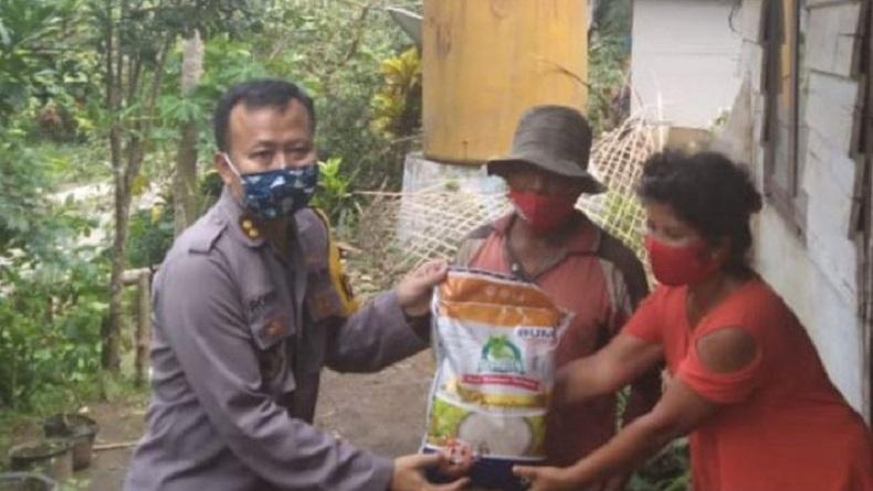 Warga Transmigran di Minahasa Tenggara Dapat Bantuan Pangan dari Polisi
