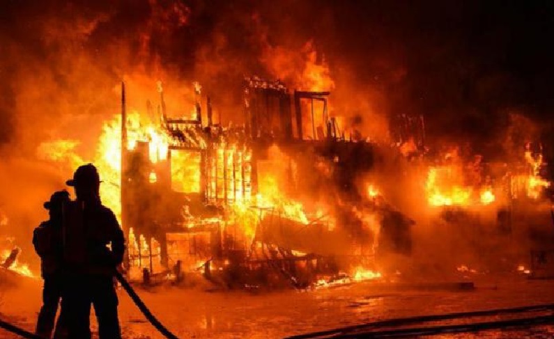 Kebakaran Menghanguskan Rumah di Tanjung Priok 13 Mobil Pemadam Dikerahkan