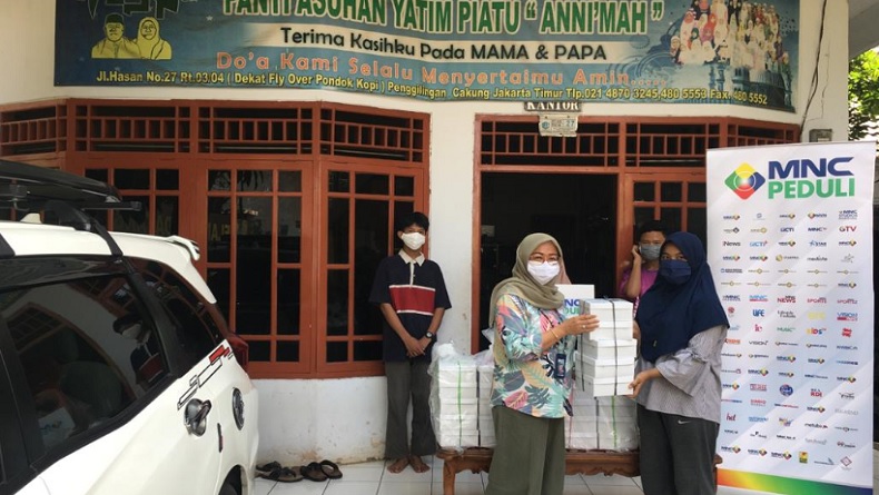 Berbagi di Tengah Pandemi Covid-19, MNC Peduli Bagikan Makanan untuk Panti Asuhan