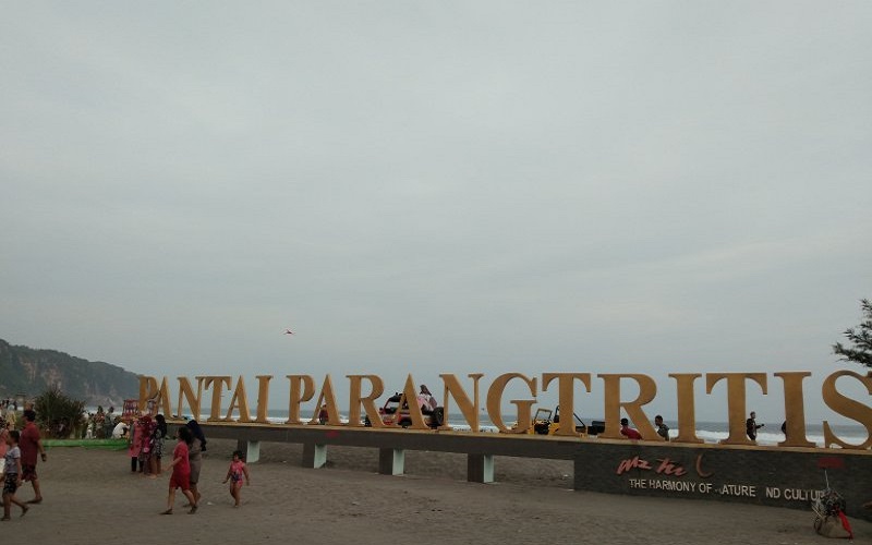 Libur Nataru, Pengawasan Covid-19 di Pantai Parangtritis Diperketat