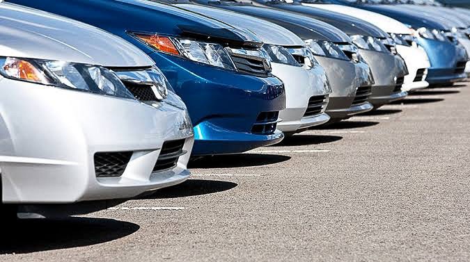 Pedagang Mobil Bekas Cuci Gudang Pangkas Harga Besar-Besaran