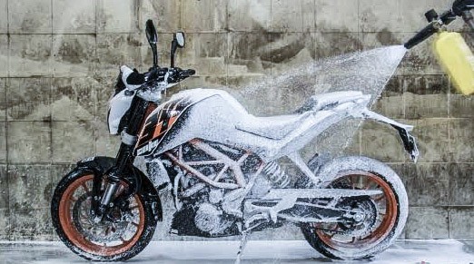 Cairan Disinfektan Bisa Timbulkan Kebakaran pada Sepeda Motor, Benarkah?