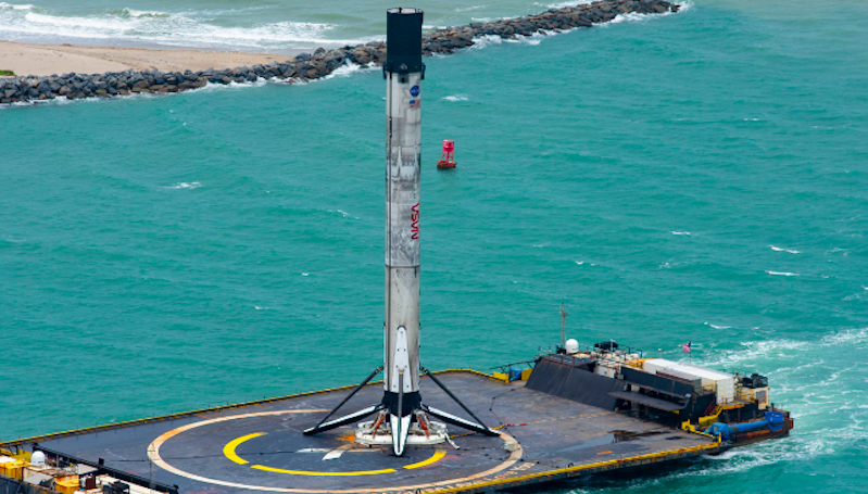 Usai Kirim Astronot ke Luar Angkasa, Roket Falcon 9 Kembali ke Bumi