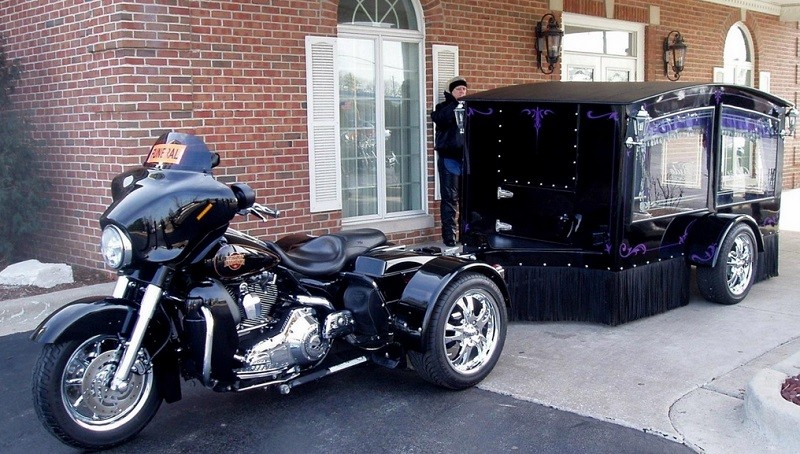 Motor Harley-Davidson Dimodifikasi Jadi Kendaraan Pengantar Jenazah