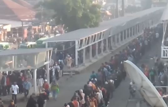 Mal dan Kantor Patuhi PSBB, Anies Sebut Pasar dan KRL Masih Jadi PR