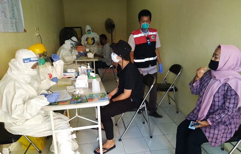 Rapid Test Gratis di Pasar Pancasila Tasikmalaya Disambut Antusias Warga