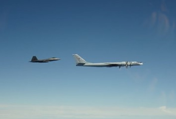 Jet Tempur AS Cegat Formasi Pesawat Pembom Rusia di Dekat Wilayah Udara Alaska