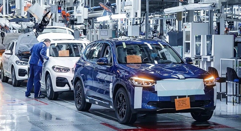 Meluncur Akhir 2020, SUV Listrik BMW Masuk Jalur Produksi