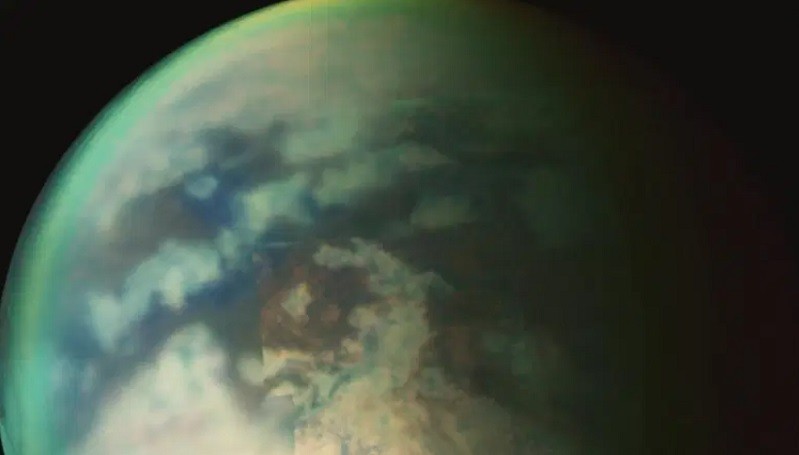 Titan Menjauhi Saturnus Setiap Tahun, Temuan Bantu Peneliti Pahami Planet