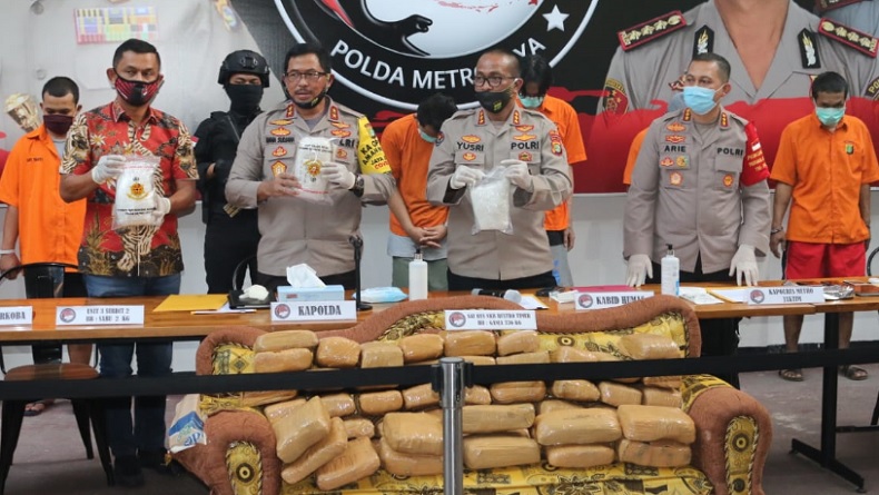 336 Kg Ganja dari Aceh Masuk Jakarta, Disembunyikan dalam Sofa