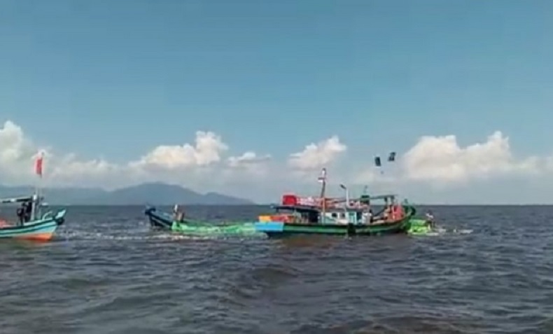 Kapal Bawa 110 Ton Sembako Karam di Perairan Sukadana Kayong Utara