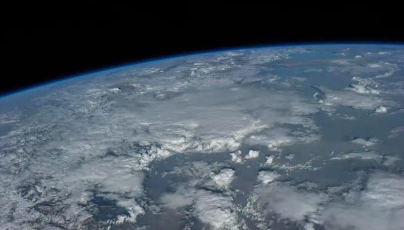 Ahli Geofisika Temukan Struktur Aneh Tersembunyi di Bawah Bumi