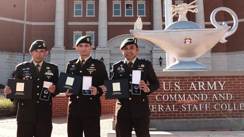 Sabet Double Degree, 3 Perwira TNI AD Lolos dari Lubang Jarum US Army