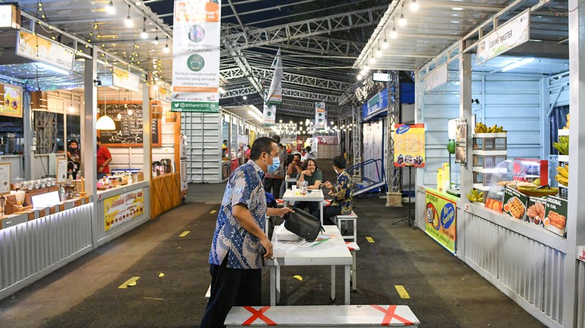 Tak Cuma Restoran Kafe, PKL dan Lapak Jalanan juga Dibatasi Pukul 20.00