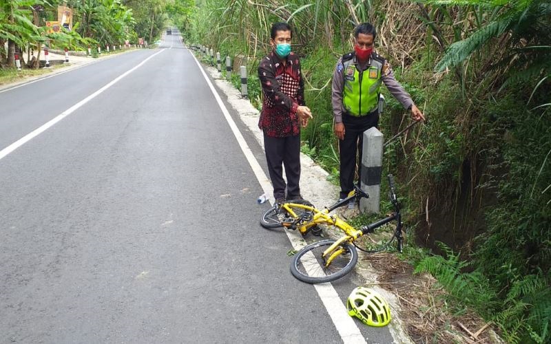 Diduga Kelelahan, Pesepeda asal Bantul Tewas di Jalan Tanjakan Kulonprogo