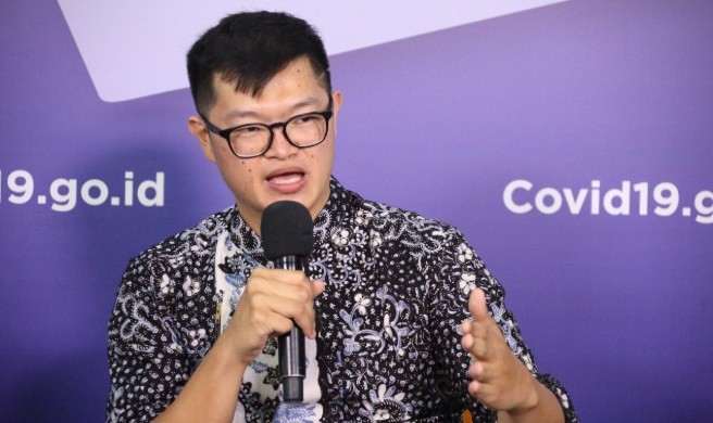 Main Gawai di KRL Bisa Picu Kena Covid-19, Dokter Spesialis: Virus Bertahan sampai 5 Hari