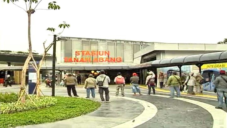 Antisipasi Dampak Ganjil Genap, Stasiun Tanah Abang Disekat