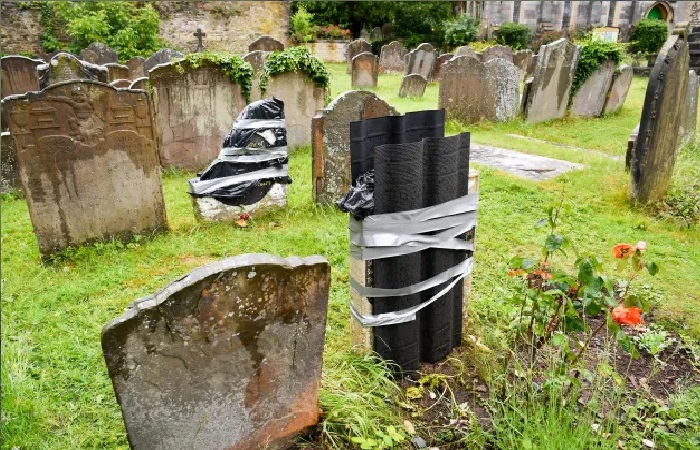  Aksi Balasan Kelompok Pendukung Rasisme di Inggris Rusak Pemakaman Budak Afrika