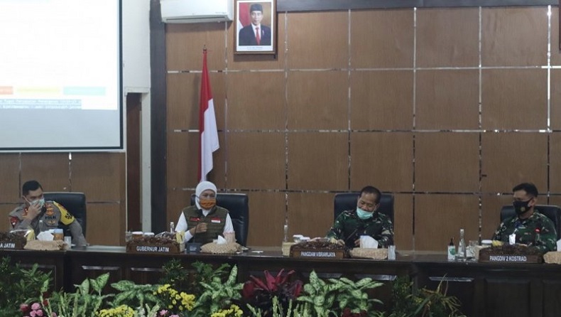 Rapat Evaluasi, Khofifah Putuskan Malang Raya Belum Bisa Terapkan Era Normal Baru